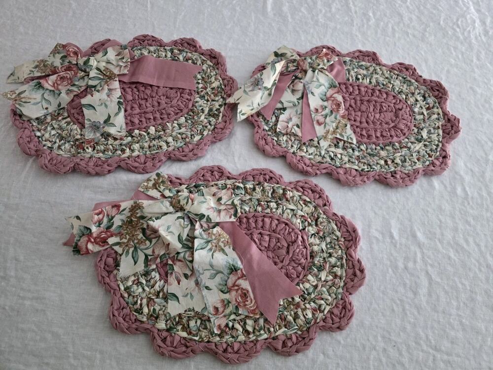 Handmade Rag Rug Placemats Set 3 Cottage Bow Kitsch Cottagecore Vintage Floral
